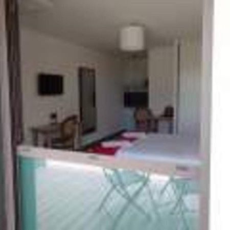 Les Jardins D'Athena Aparthotel Éguilles Екстериор снимка