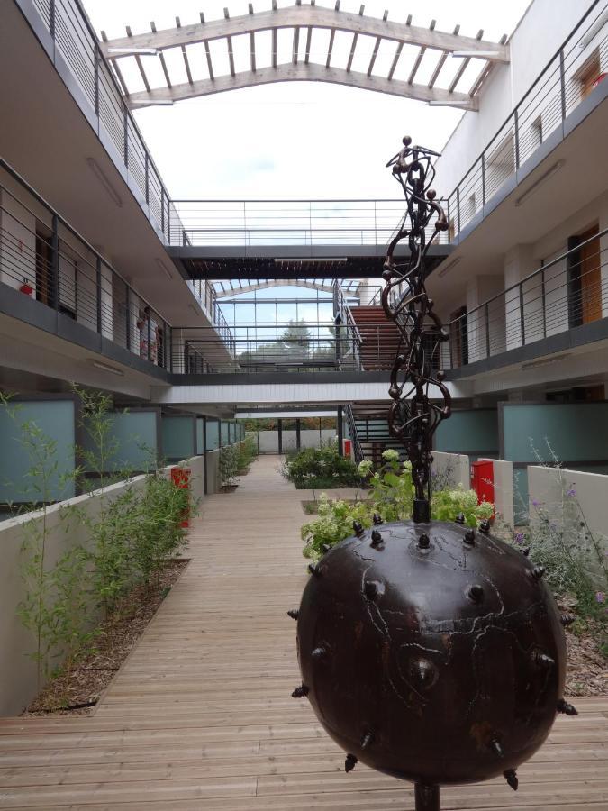 Les Jardins D'Athena Aparthotel Éguilles Екстериор снимка