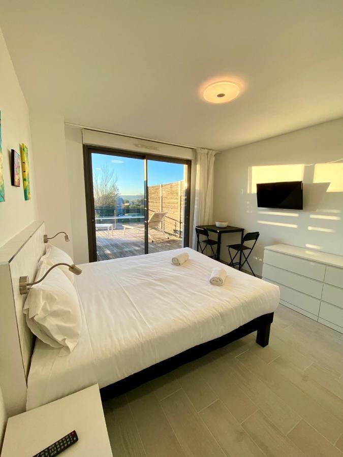 Les Jardins D'Athena Aparthotel Éguilles Екстериор снимка
