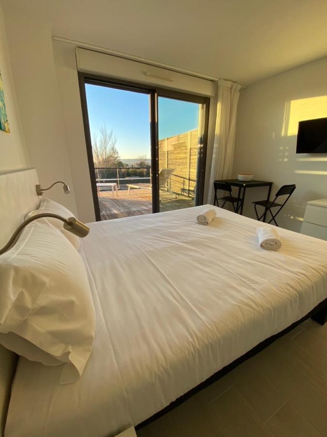 Les Jardins D'Athena Aparthotel Éguilles Екстериор снимка