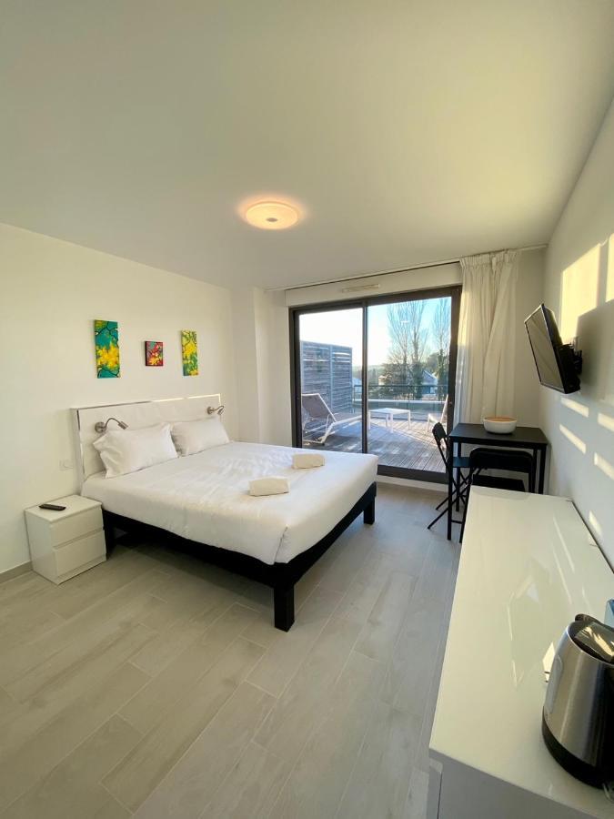 Les Jardins D'Athena Aparthotel Éguilles Екстериор снимка